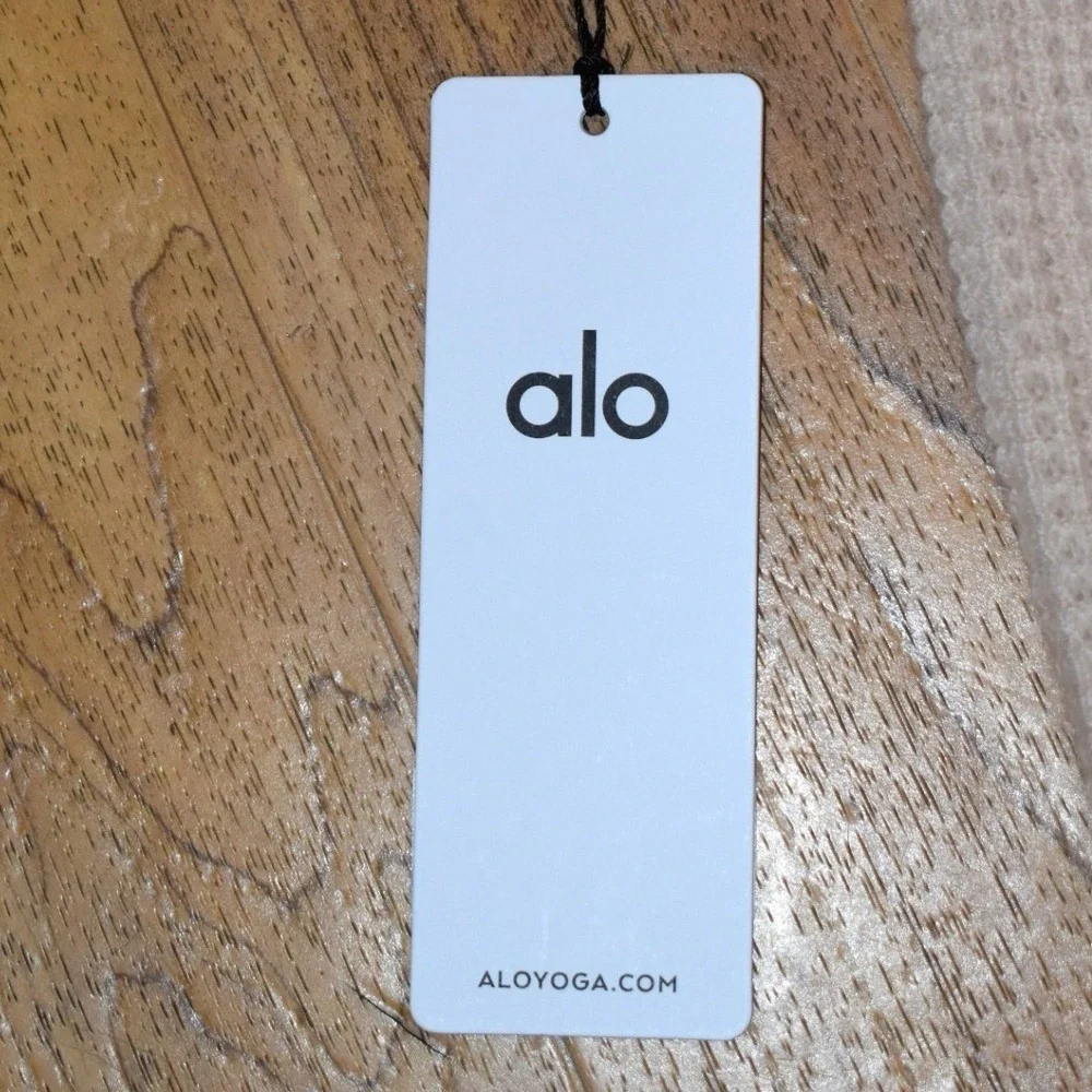 Alo Yoga Cashmere High-Waist Plush Waffle Short Womens L Macadamia Blush NWT